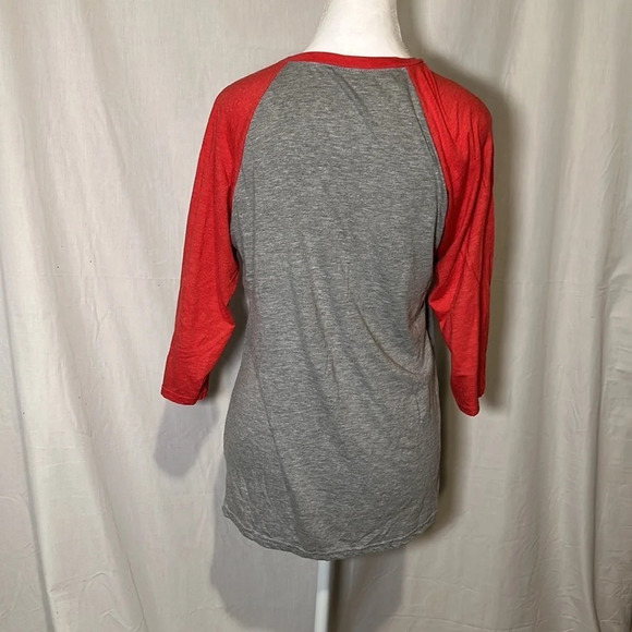 Simply Faithful “oh Christmas tree” vintage truck 3/4 sleeve shirt size small - Picture 2 of 3